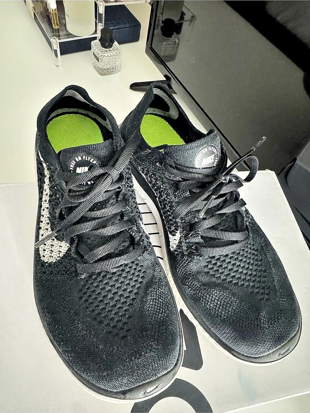 Nike Free RN Flyknit Athletic Shoes Black & whites women US 7